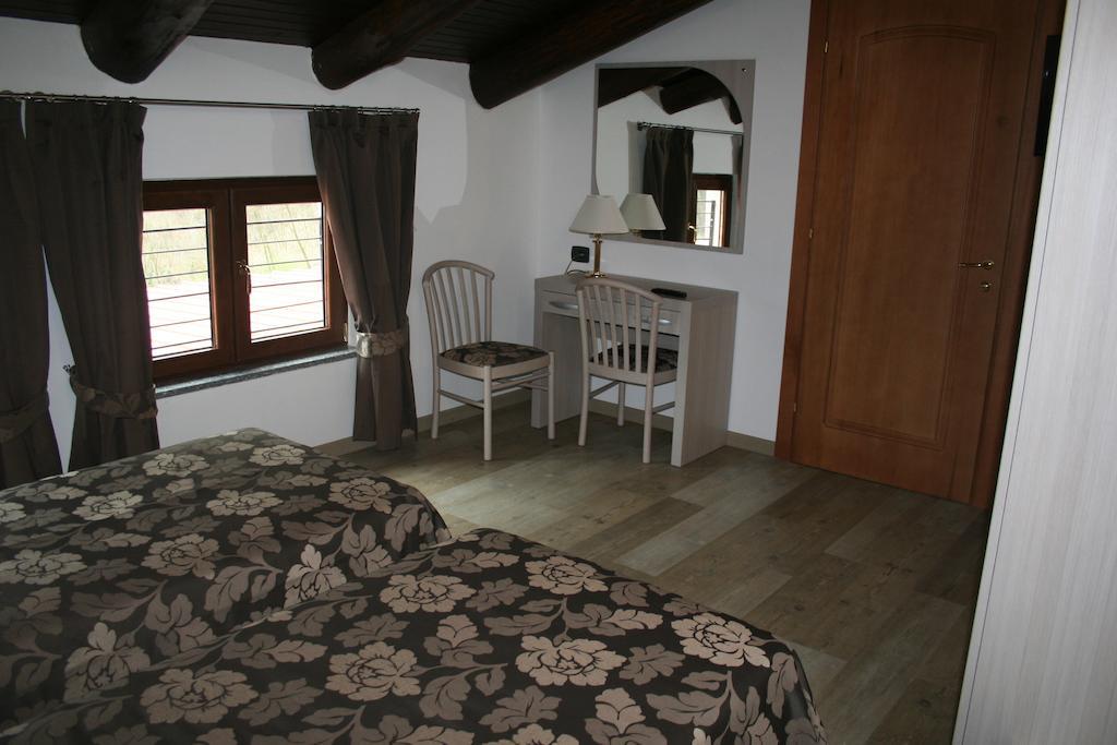 Agriturismo Cascina Del Vai Cairo Montenotte Zimmer foto